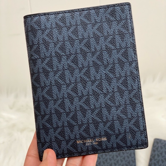 MK PASSPORT HOLDER - Picture 1 of 5